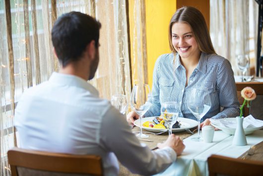 食事デートで見極める 脈ありのサインとは 最良のパートナー選びのための恋愛術 Tkk婚活コラム